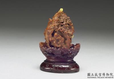 图片[2]-Carved walnut-pit pendant on listening to pines in the wind, 18th century, Qing dynasty-China Archive